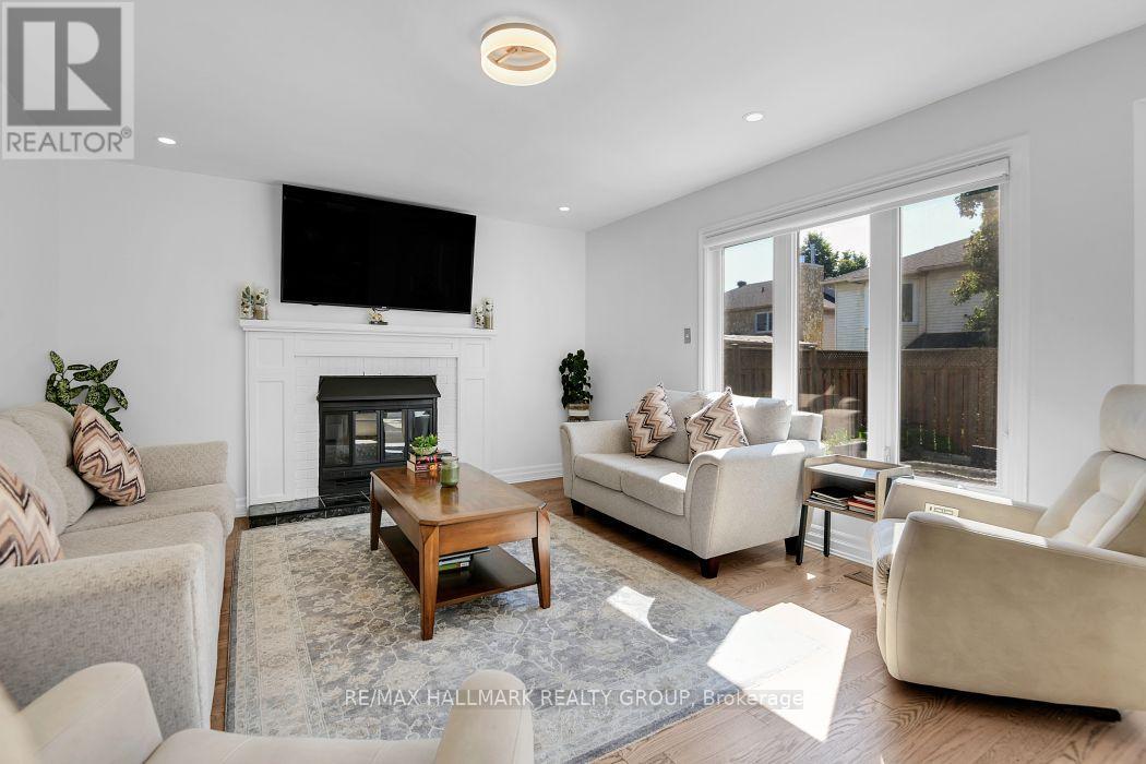 1687 ORFORD CRESCENT - 9