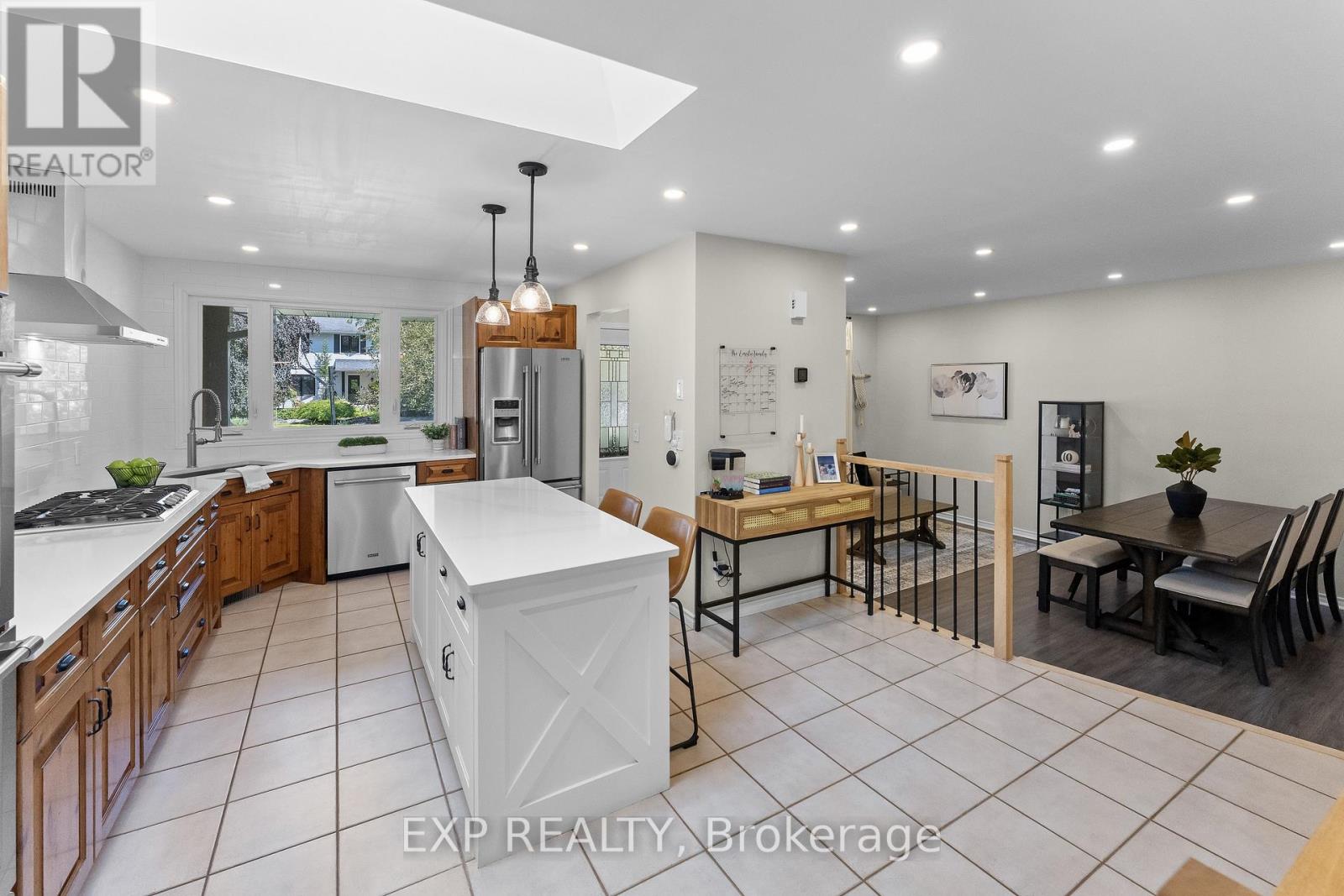 10 BROOKBANK CRESCENT - 10