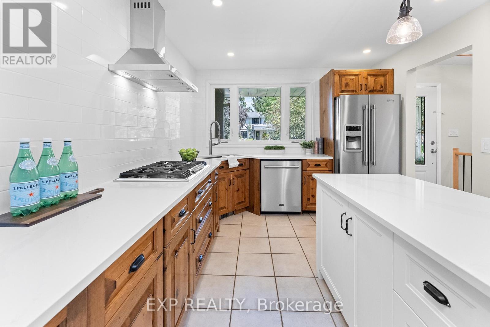 10 BROOKBANK CRESCENT - 11