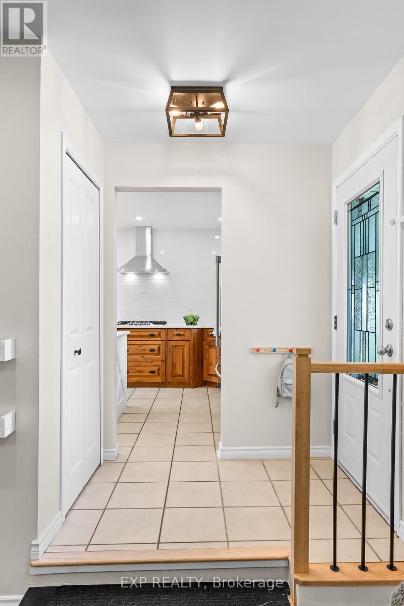 10 BROOKBANK CRESCENT - 3