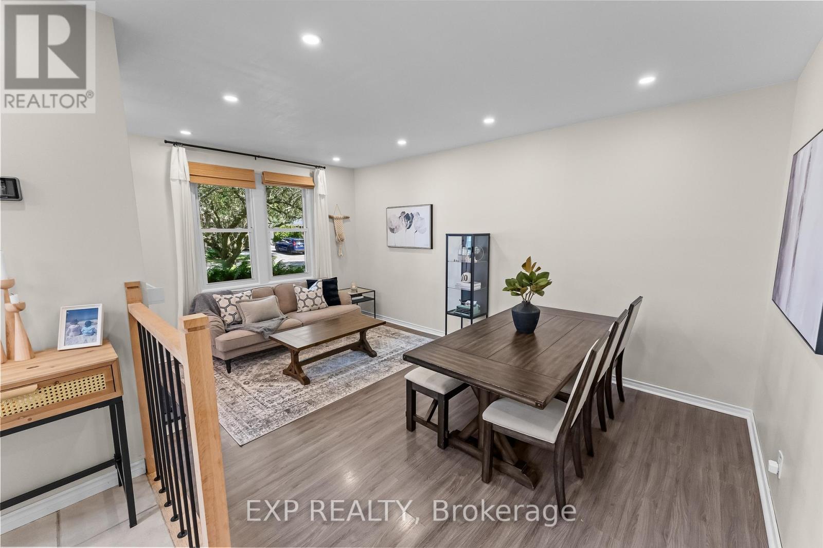10 BROOKBANK CRESCENT - 6