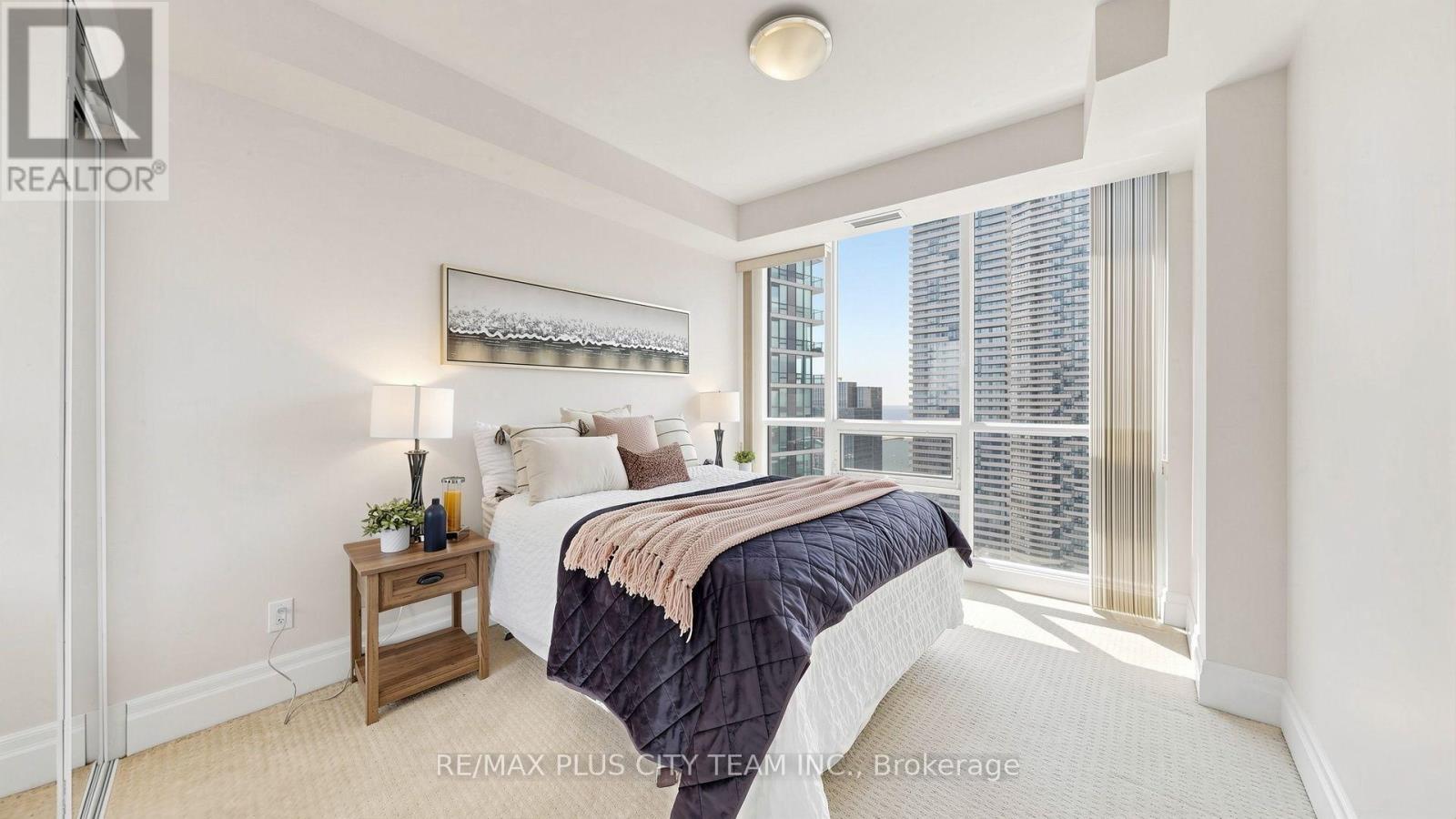 #4302 16 HARBOUR STREET - Image 26
