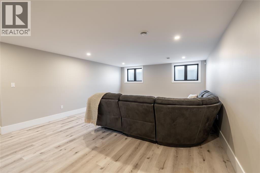 616 MEAD COURT - 24