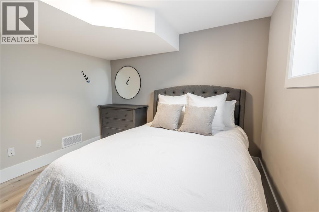 616 MEAD COURT - 31