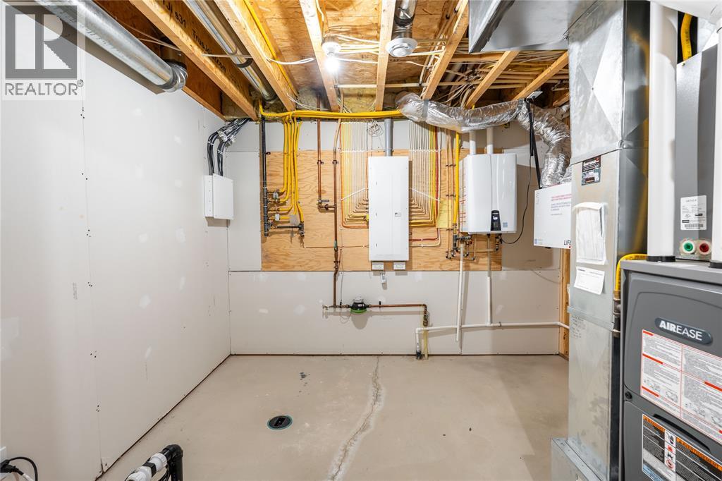 616 MEAD COURT - 33