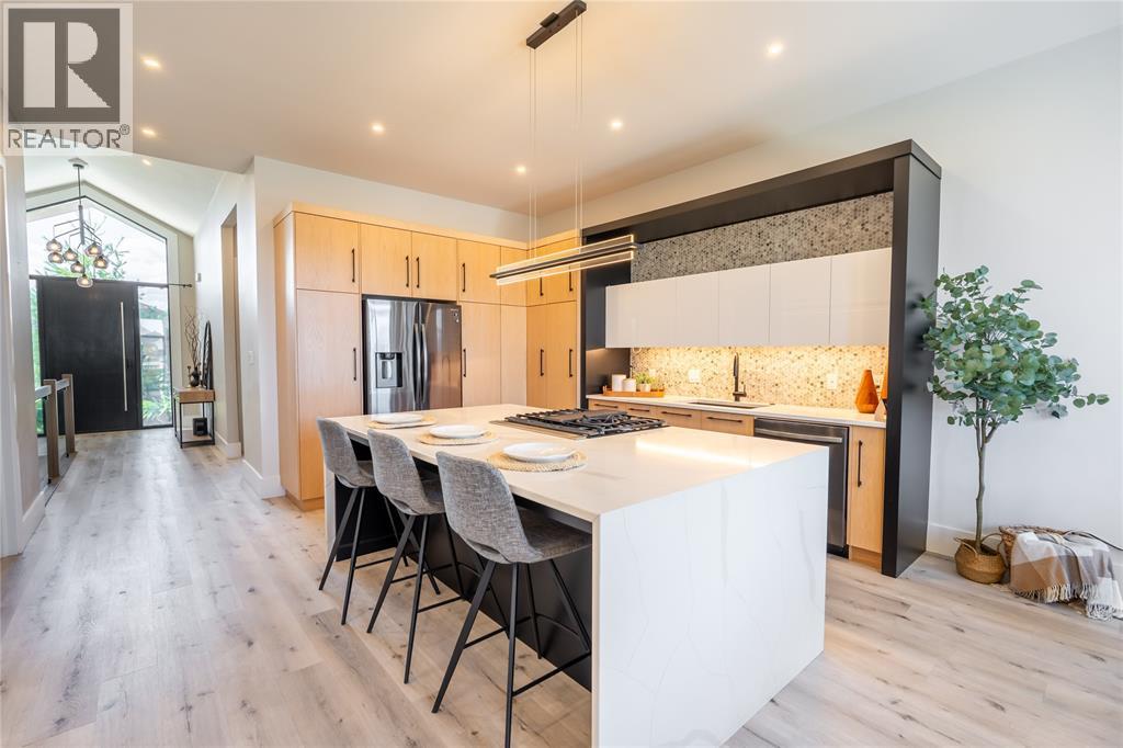 616 MEAD COURT - 7