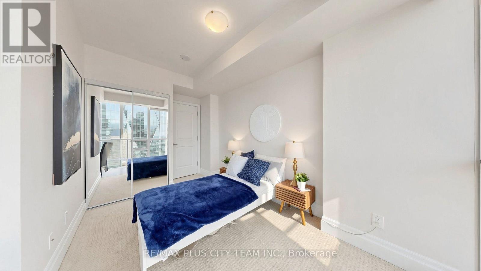 #4302 16 HARBOUR STREET - Image 30