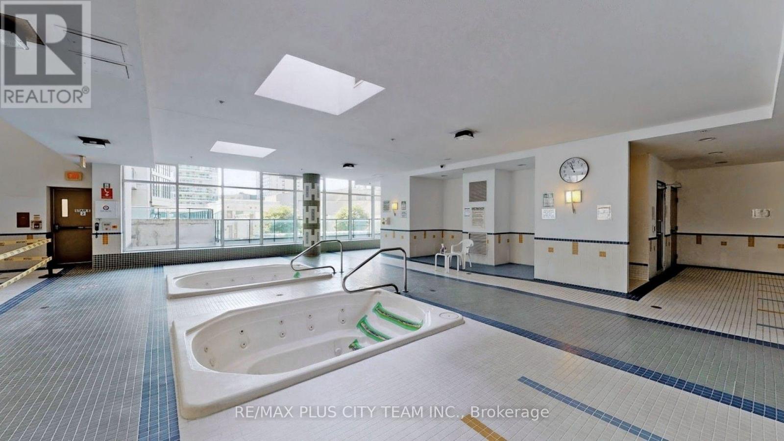 #4302 16 HARBOUR STREET - Image 42