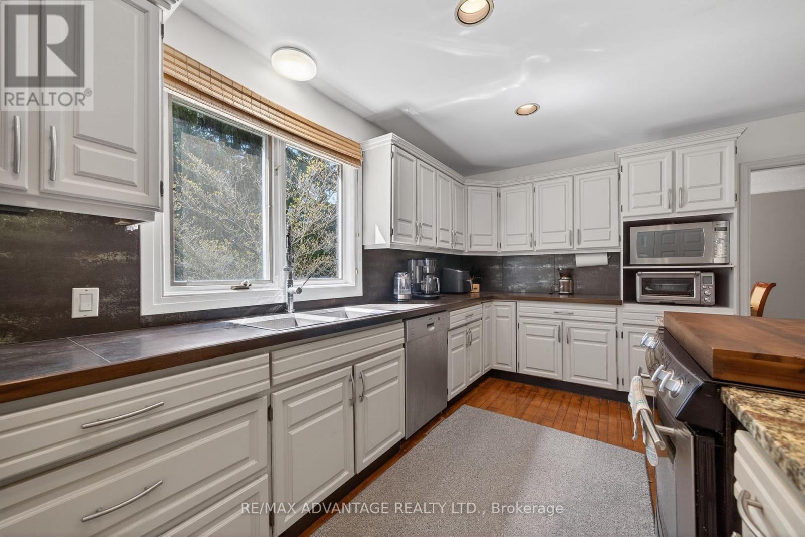 44 NORTHCREST DRIVE - 16