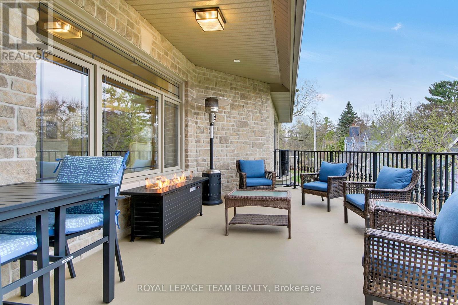 5591 MANOTICK MAIN STREET - 13