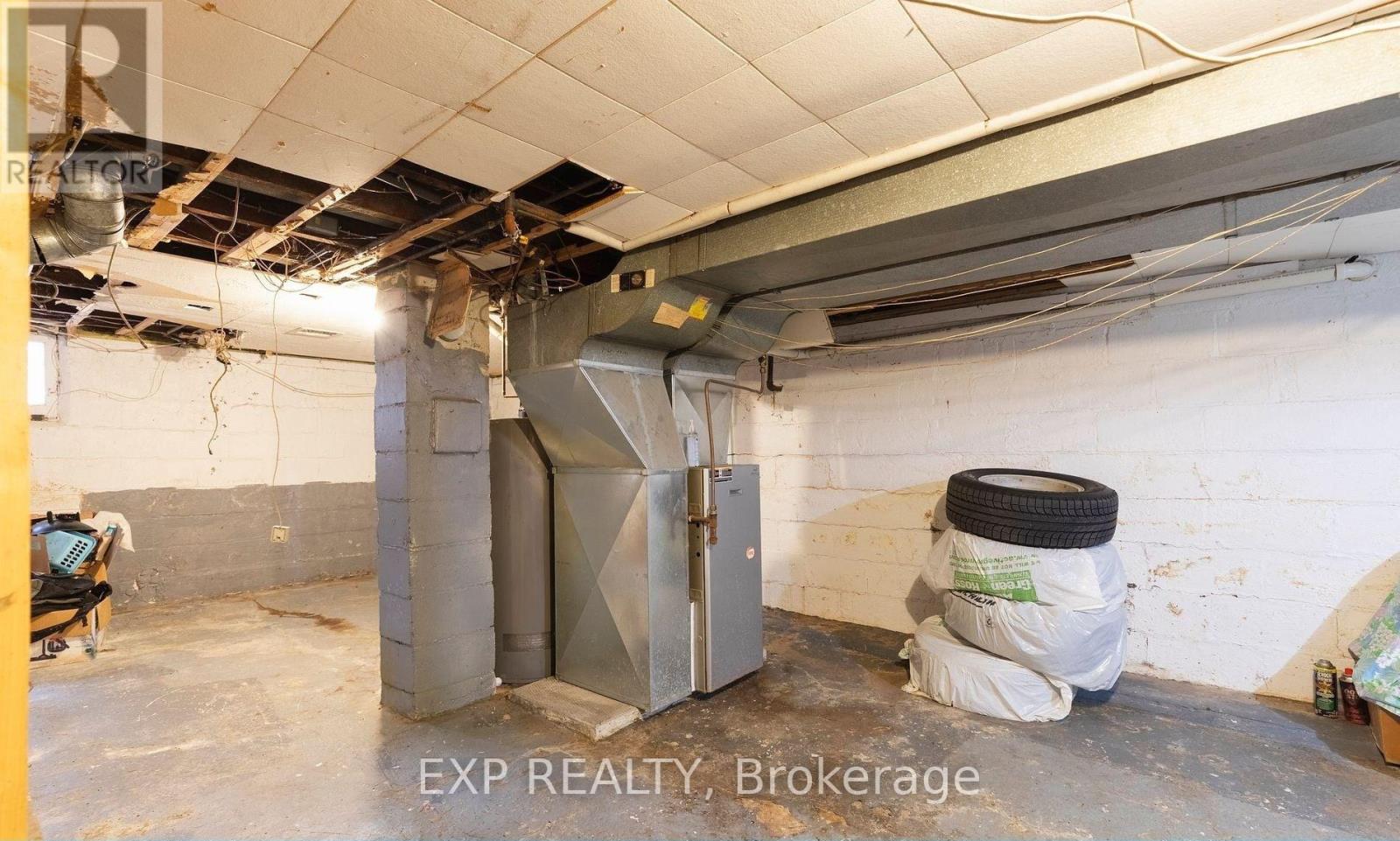 12 MAYFLOWER AVENUE - 12