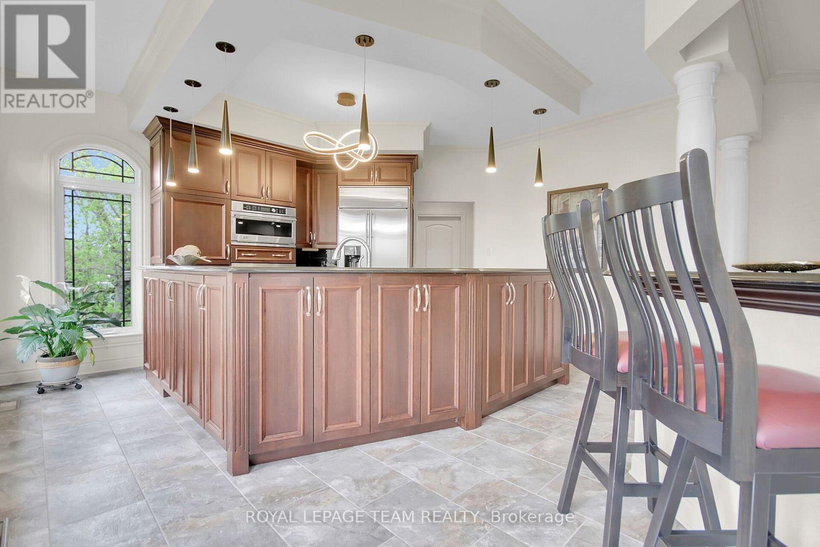 5591 MANOTICK MAIN STREET - 9
