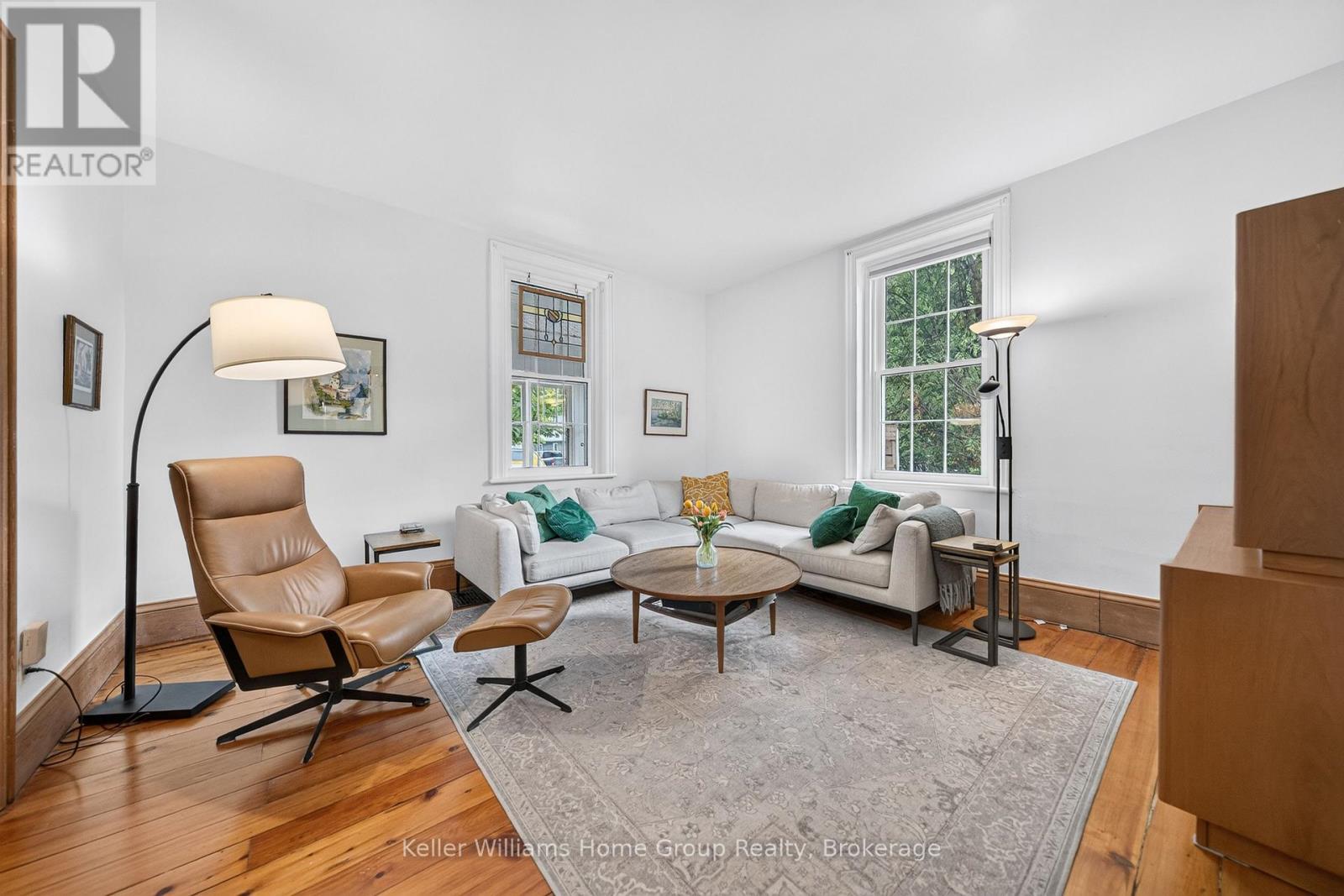 22 SOPHIA STREET - 11