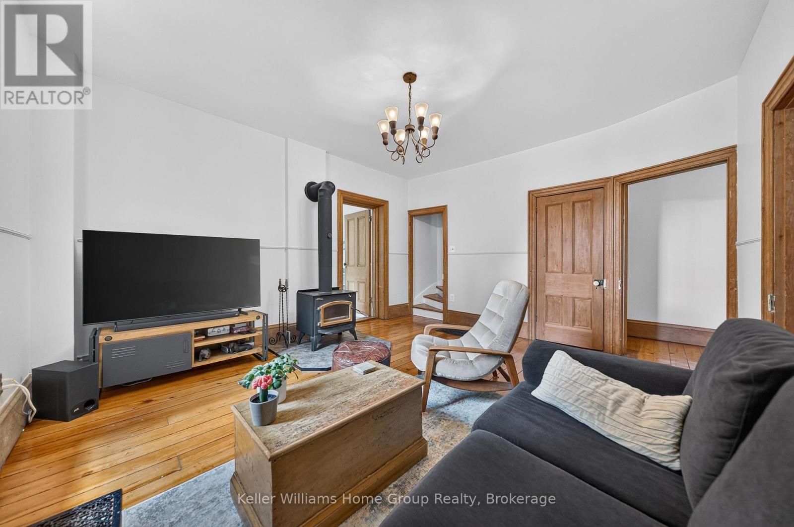 22 SOPHIA STREET - 13