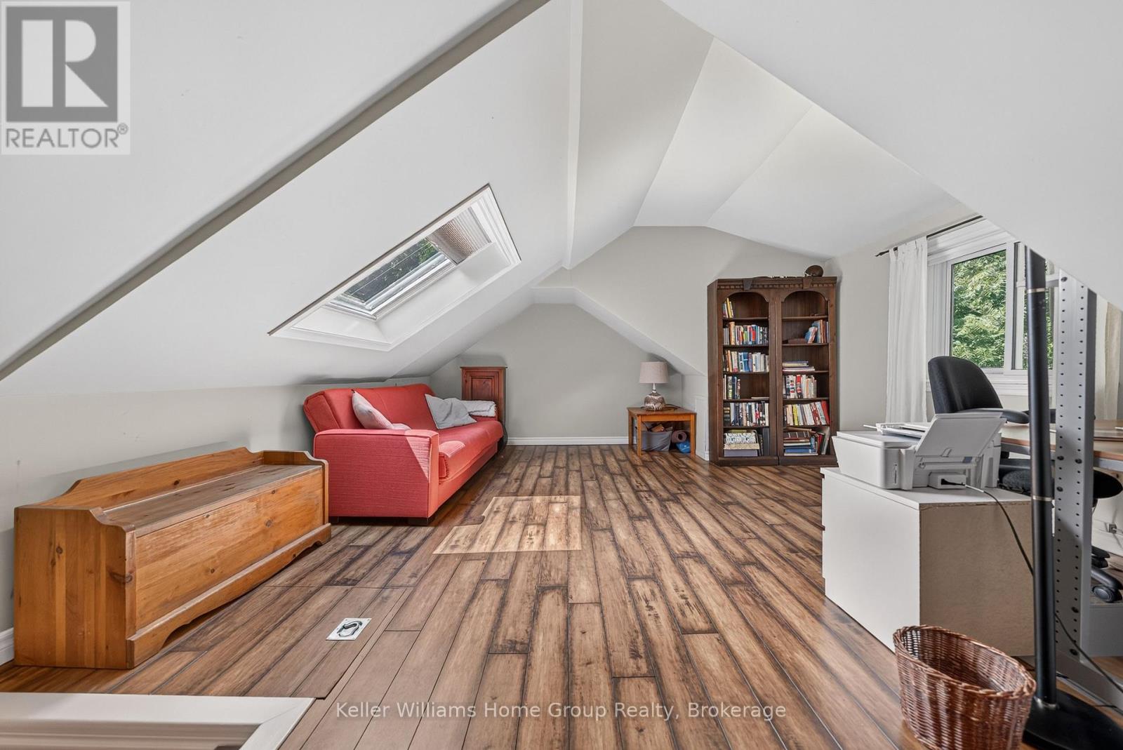 22 SOPHIA STREET - 33
