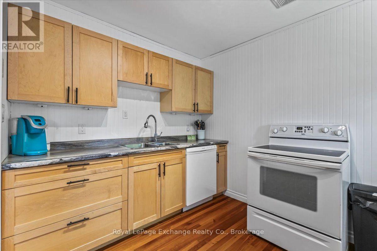 819 WILSON AVENUE - 11
