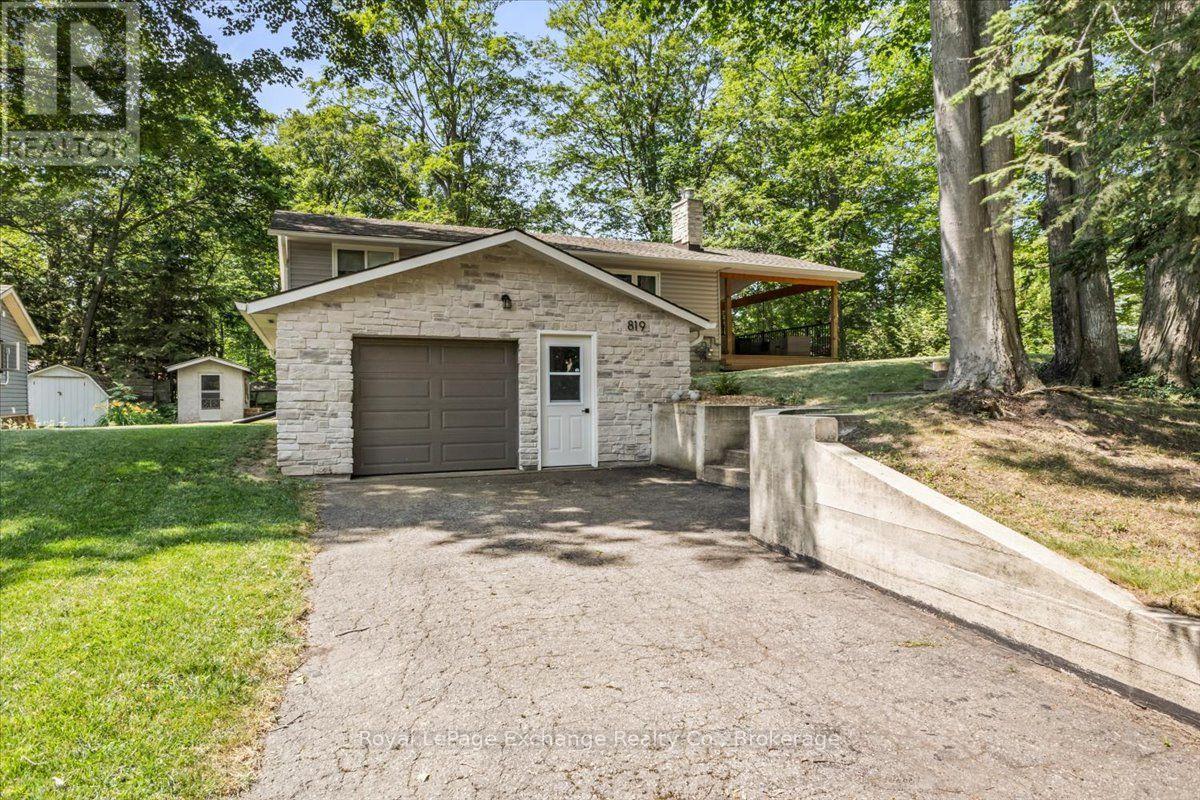 819 WILSON AVENUE - 24