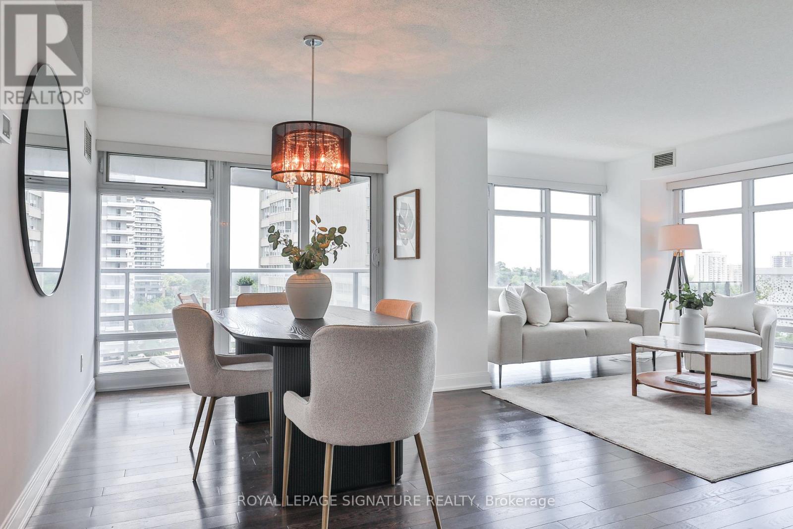 902 - 2181 Yonge St.