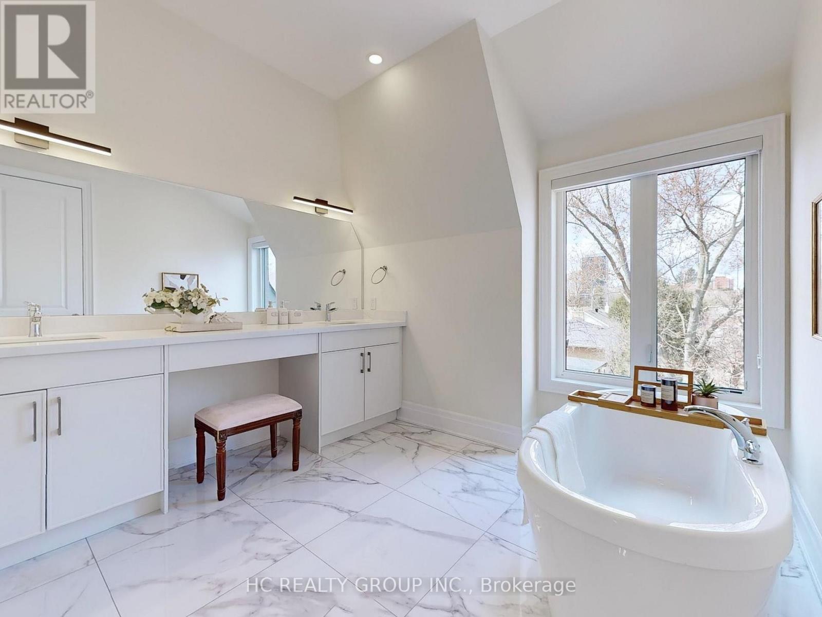 6 BECKY CHEUNG COURT - 16