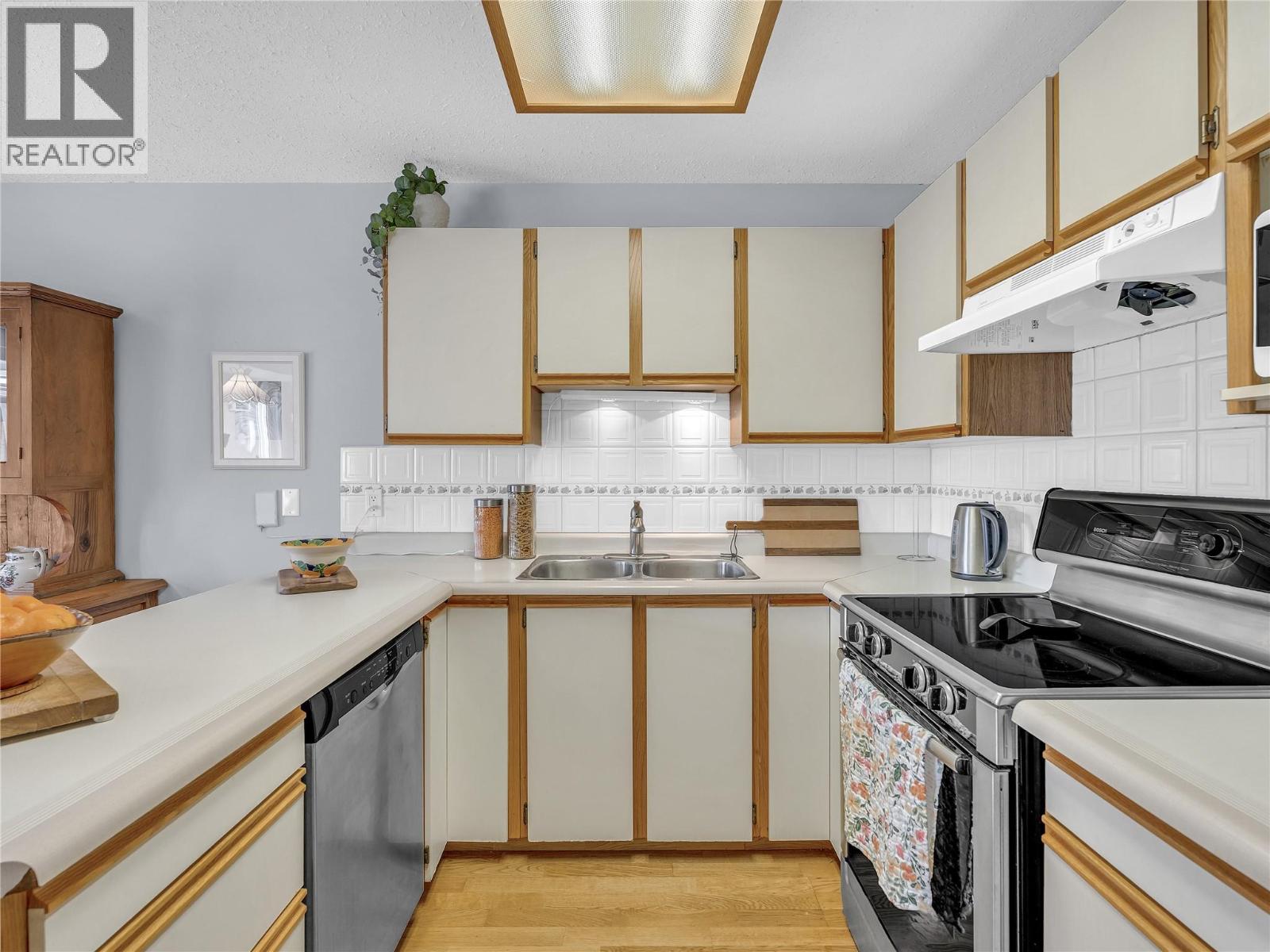 #19 13620 VICTORIA Road - 5