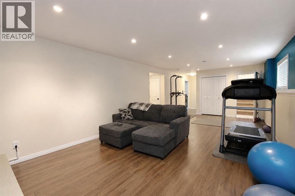 7102 86A Street - Image 18