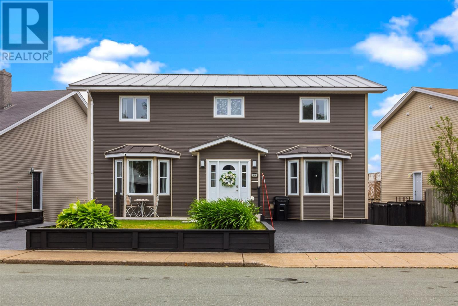 63 Stirling Crescent