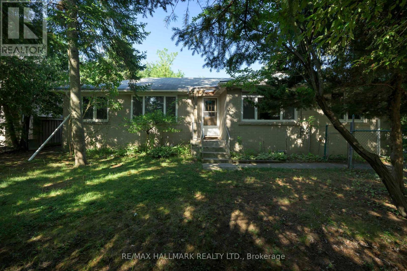 4 CRESTVIEW ROAD - 1