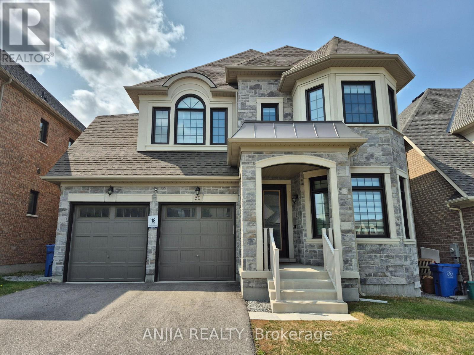 UPPER – 50 MEADOW VISTA CRESCENT, East Gwillimbury (Holland Landing)