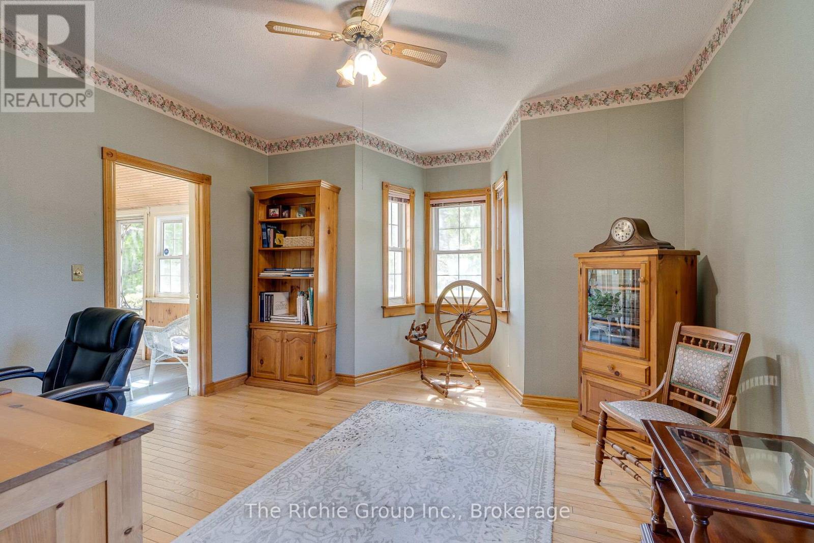 15 EMMA STREET - Image 11