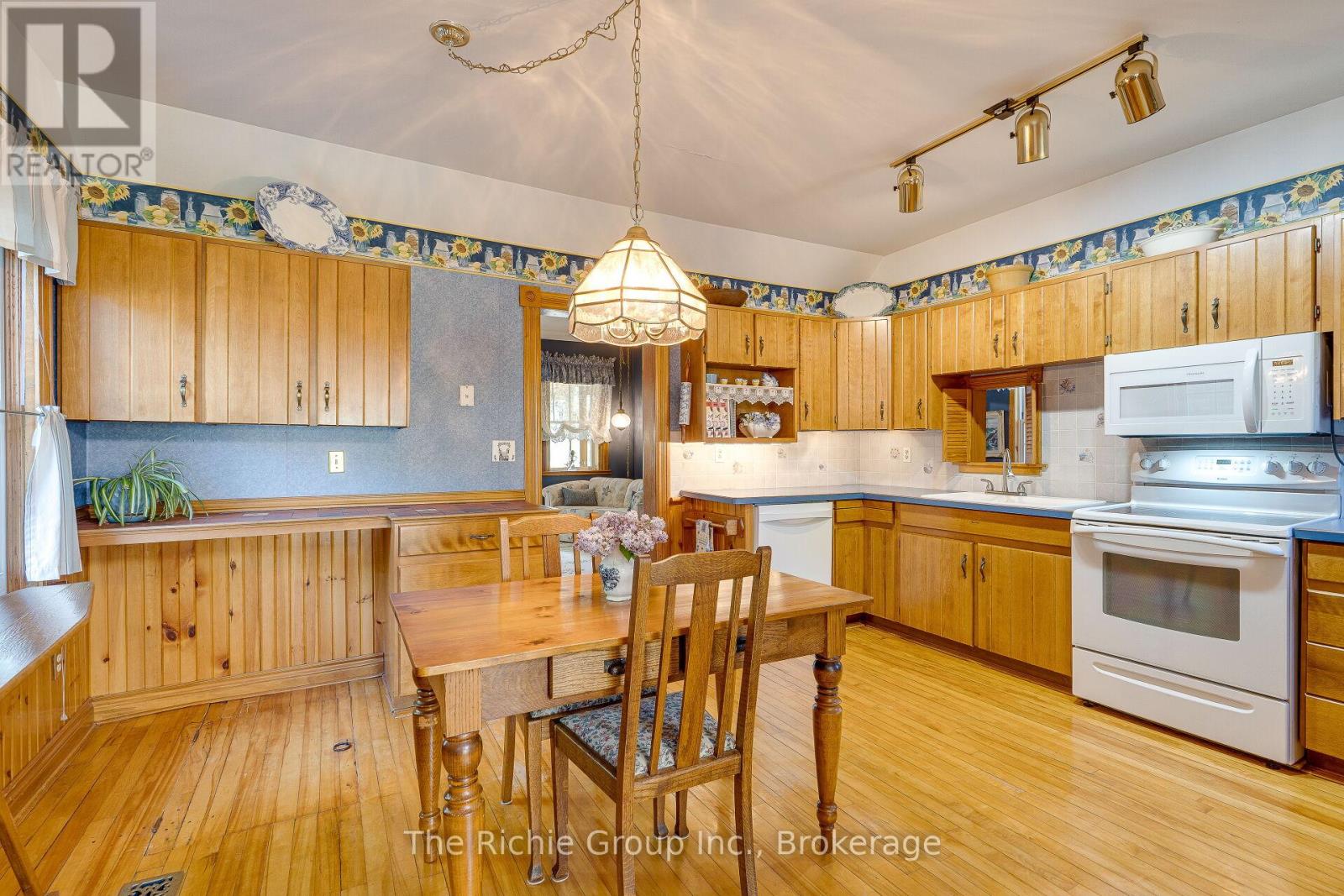 15 EMMA STREET - Image 14