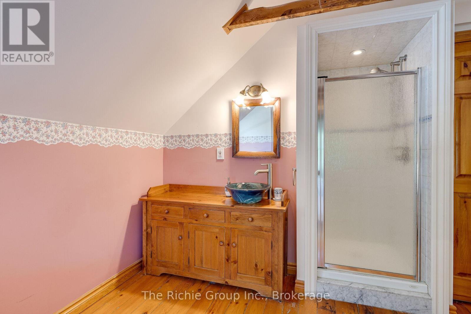 15 EMMA STREET - Image 23