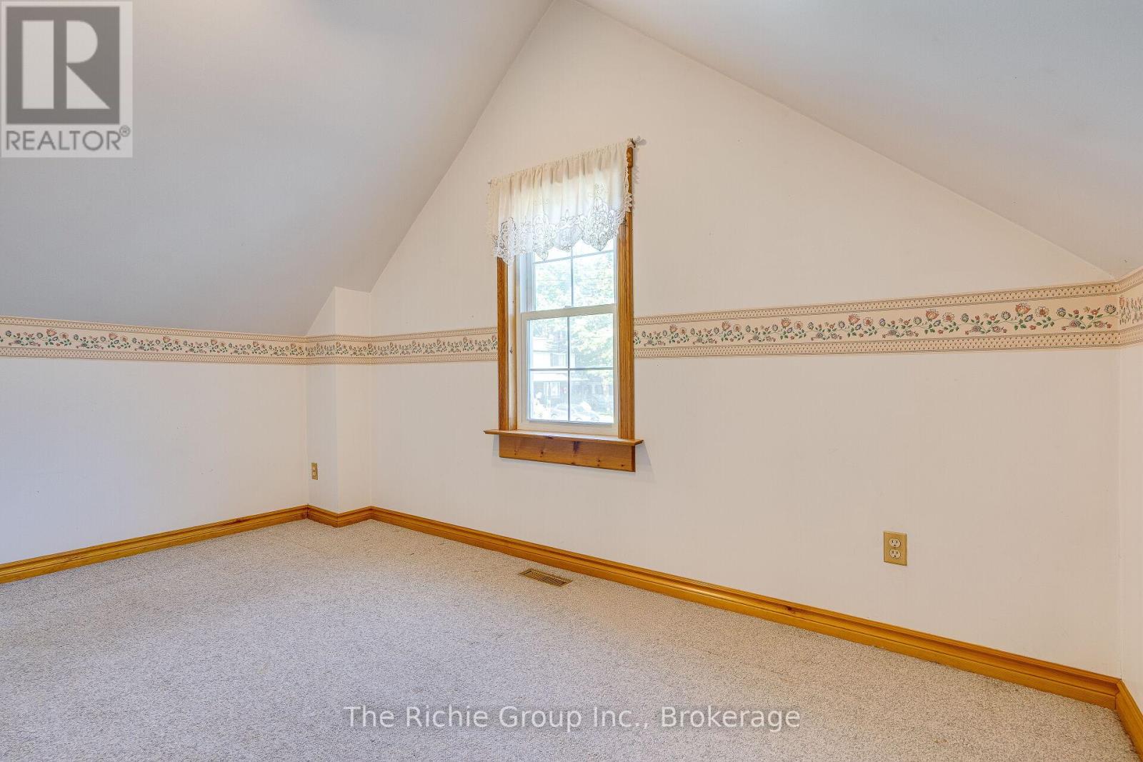 15 EMMA STREET - Image 26