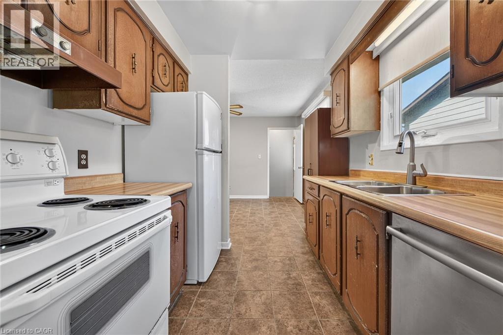 10 TRACEY Road - 11