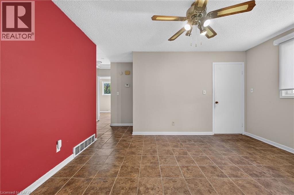 10 TRACEY Road - 16