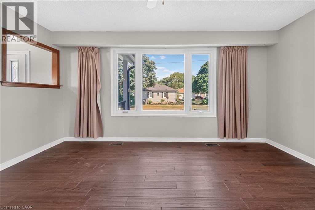 10 TRACEY Road - 20