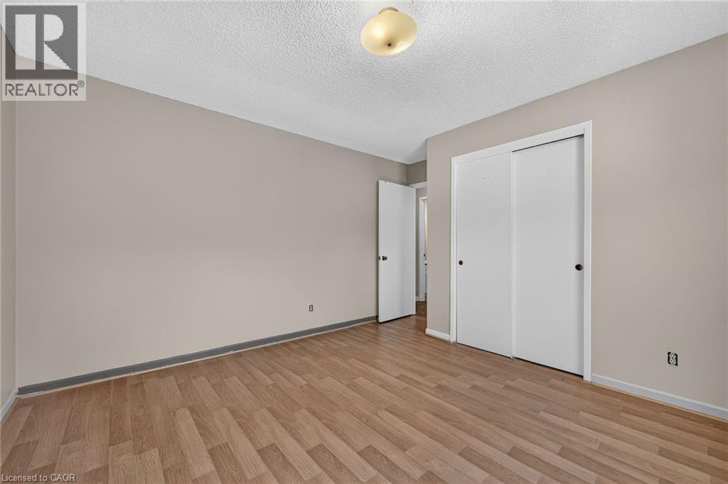 10 TRACEY Road - 27