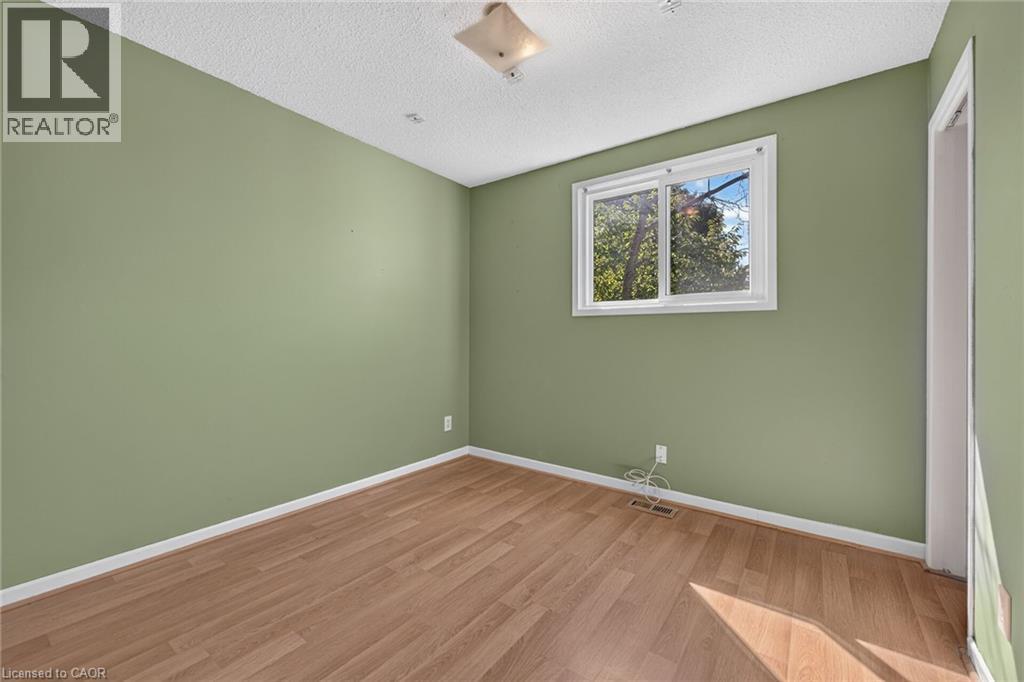 10 TRACEY Road - 28
