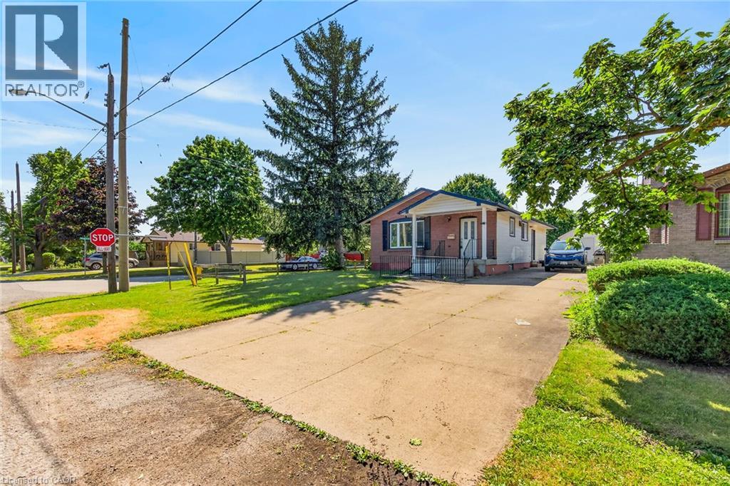 10 TRACEY Road - Image 3