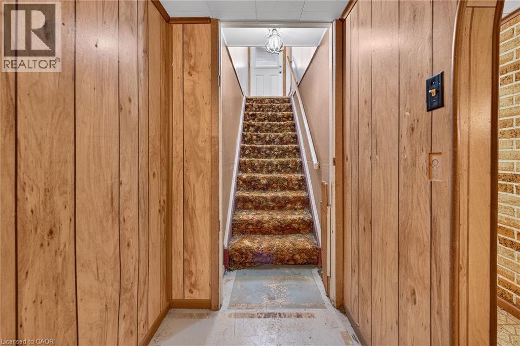 10 TRACEY Road - 31