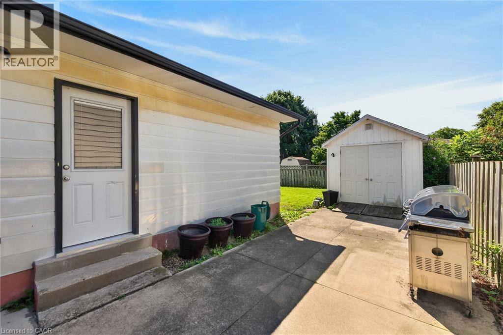 10 TRACEY Road - 34