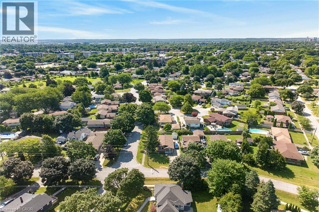 10 TRACEY Road - 50
