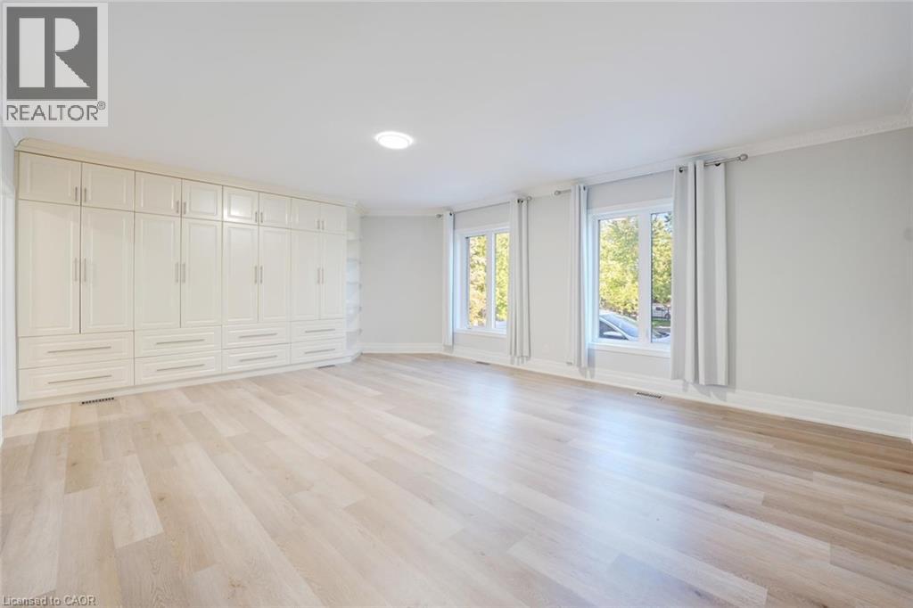 8 RIDGEWOOD Drive - Image 10