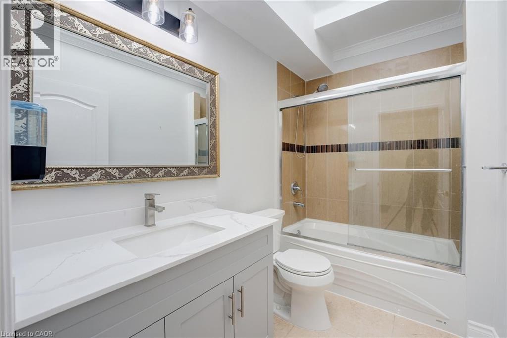 8 RIDGEWOOD Drive - 24