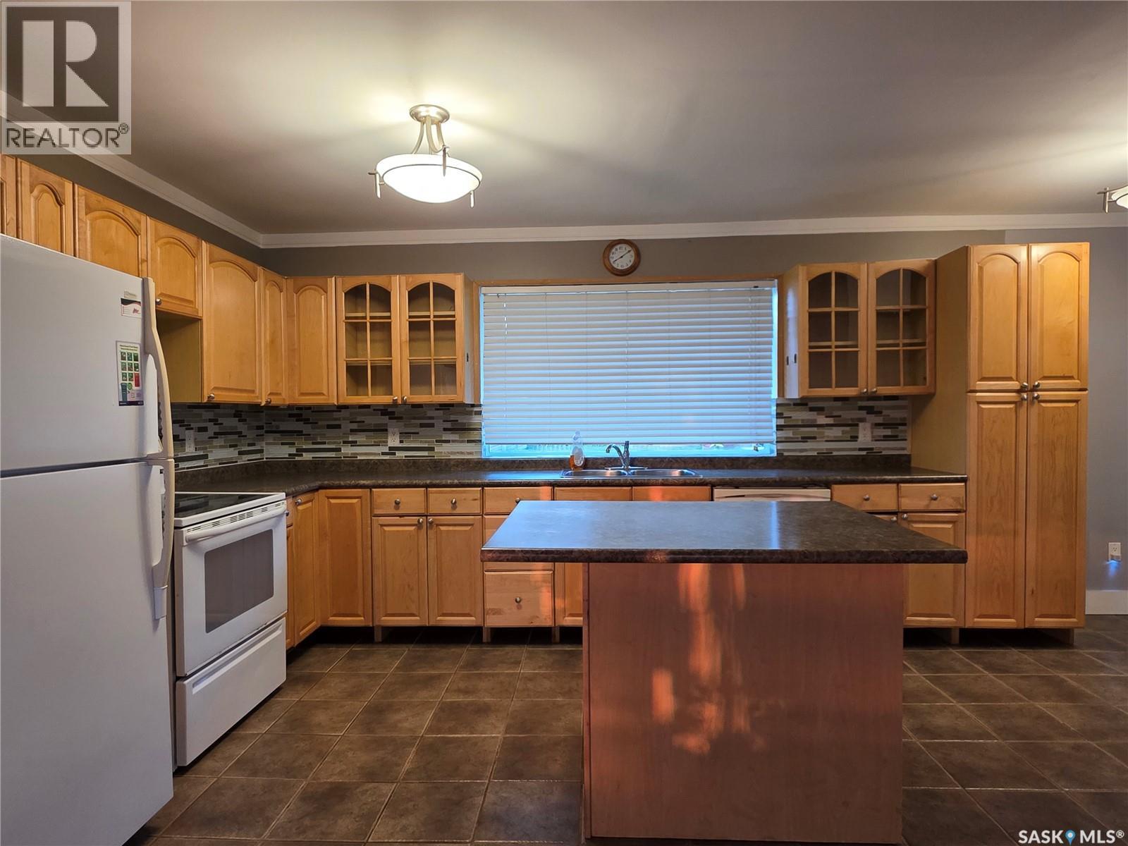 333 Elphinstone STREET - 8