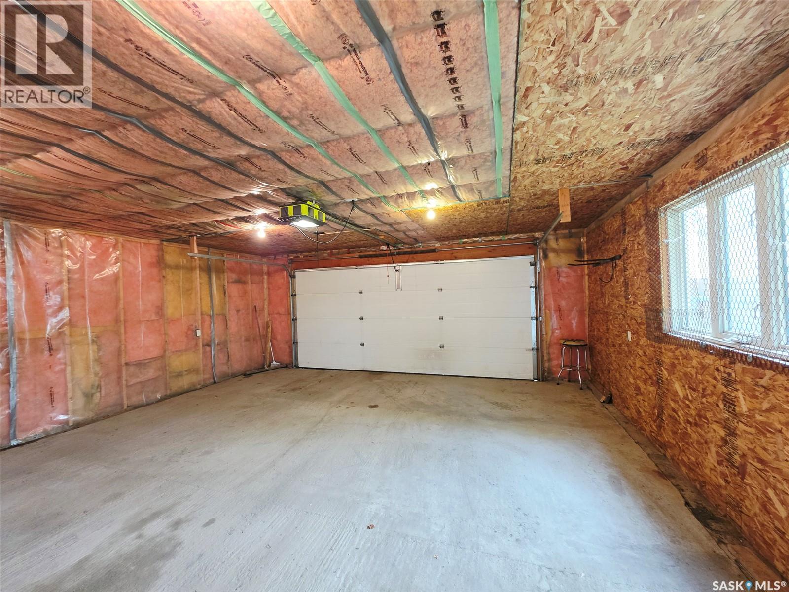 333 Elphinstone STREET - 24