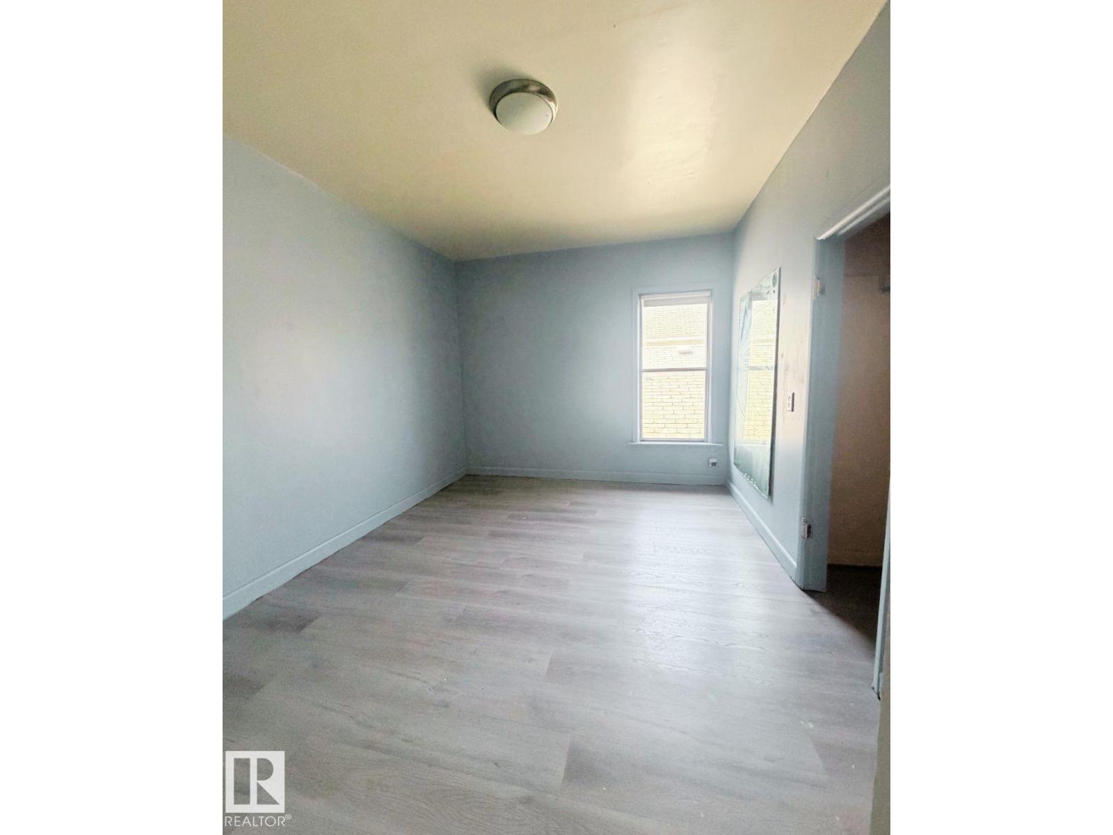 9526 106A AV NW NW - Image 17