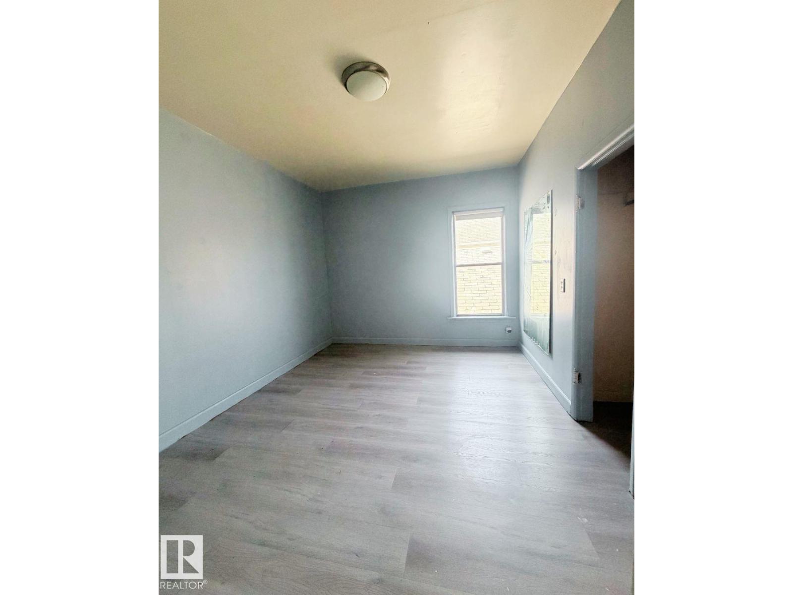 9526 106A AV NW NW - Image 19