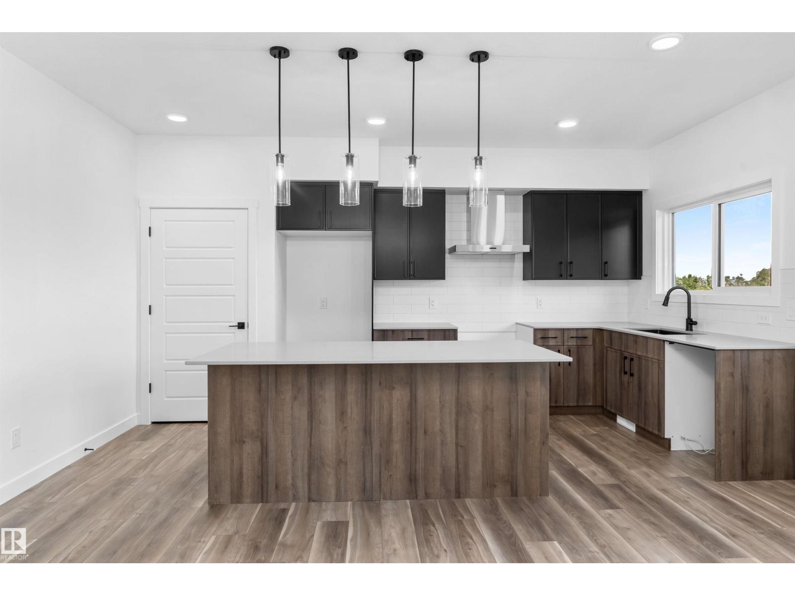 4568 CHEGWIN WD SW
