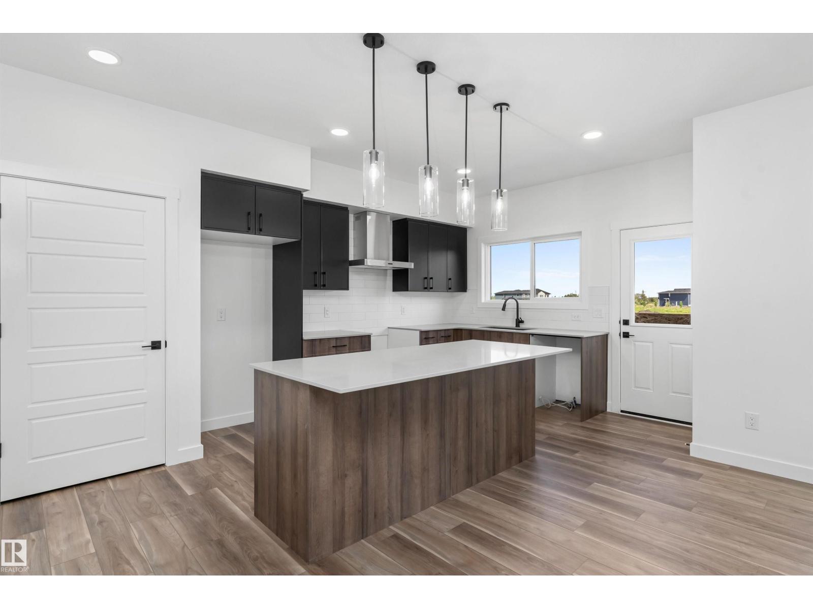4568 CHEGWIN WD SW