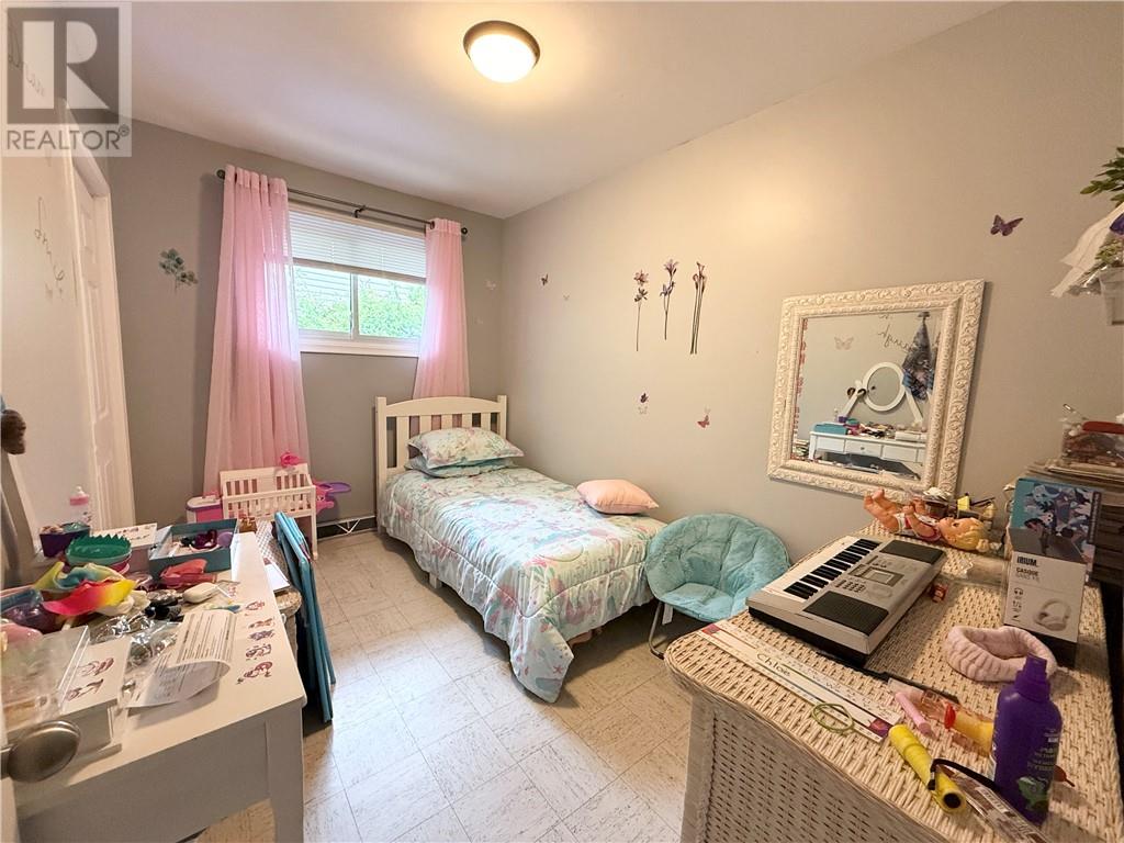 207 Fraser Avenue - 14